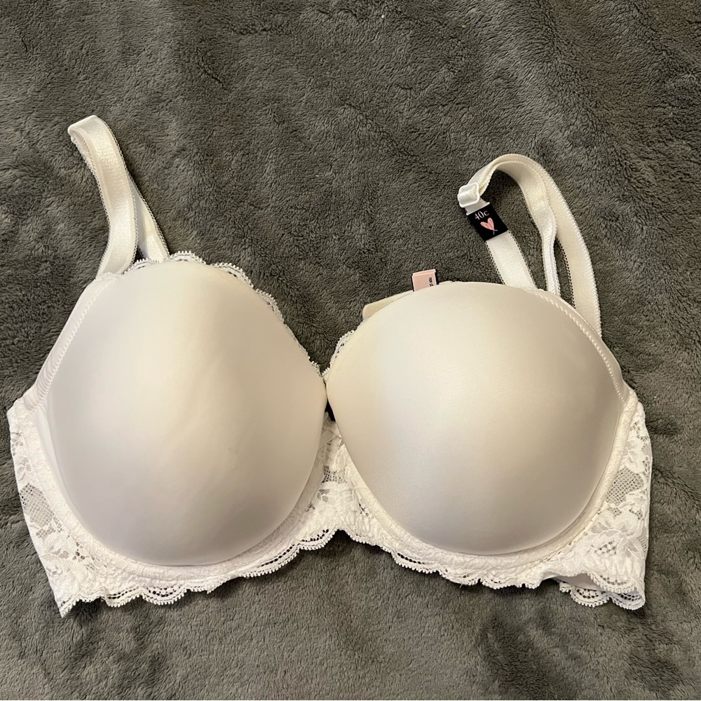Victoria’s Secret Dream Angels line Demi 40C
